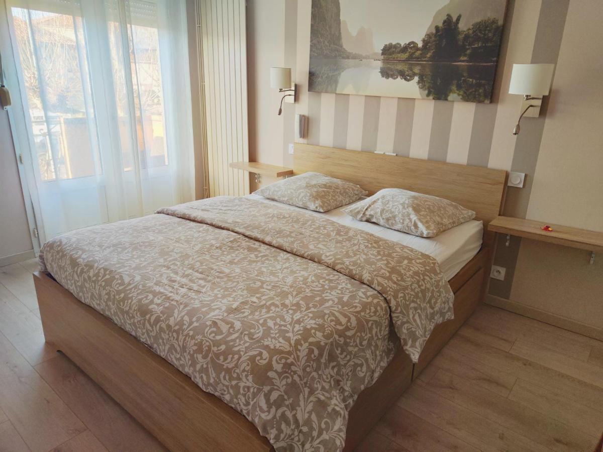 Hotel-Restaurant Le Commerce Nogaro Εξωτερικό φωτογραφία