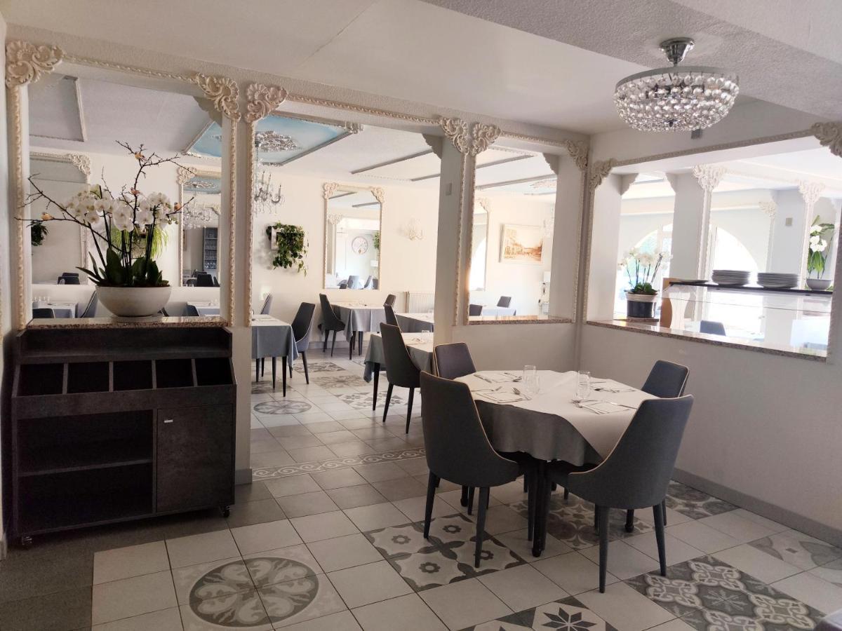 Hotel-Restaurant Le Commerce Nogaro Εξωτερικό φωτογραφία